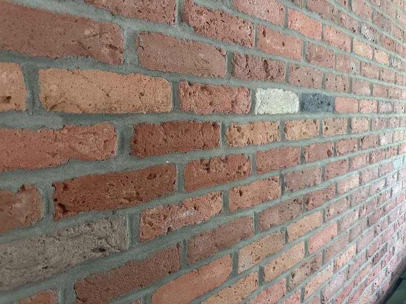 Détail des briques et des joints du mur intérieur
